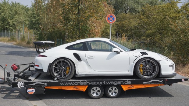 2016-porsche-911-gt3rs-04-620x350.jpg